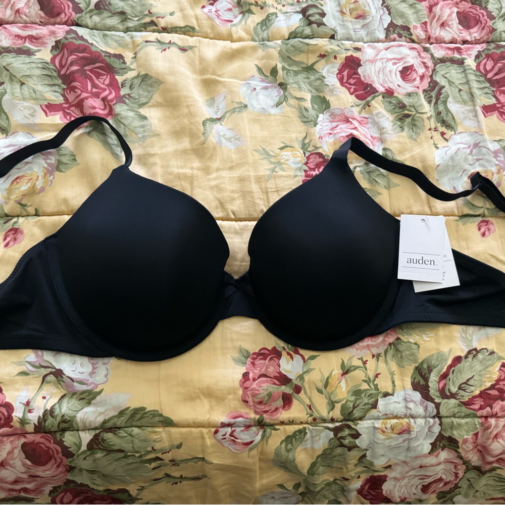 Demi bra